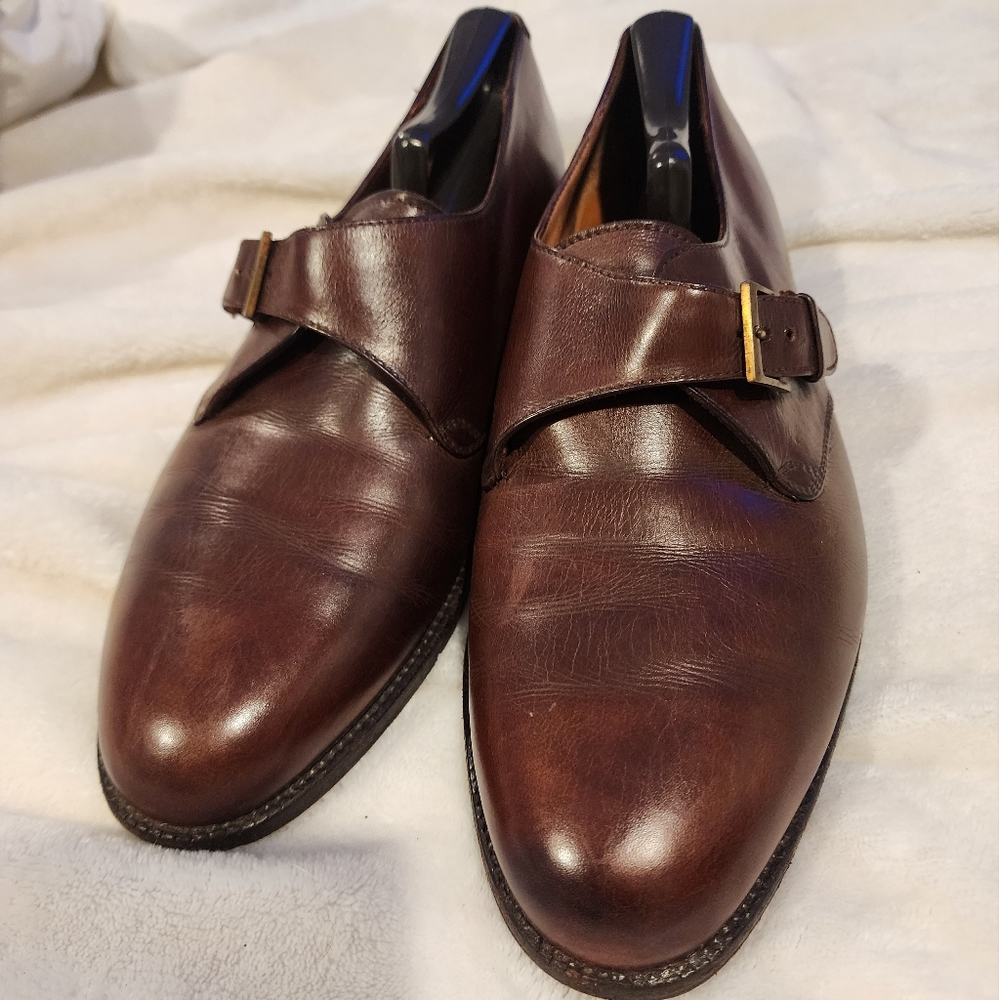 Men's dress shoes